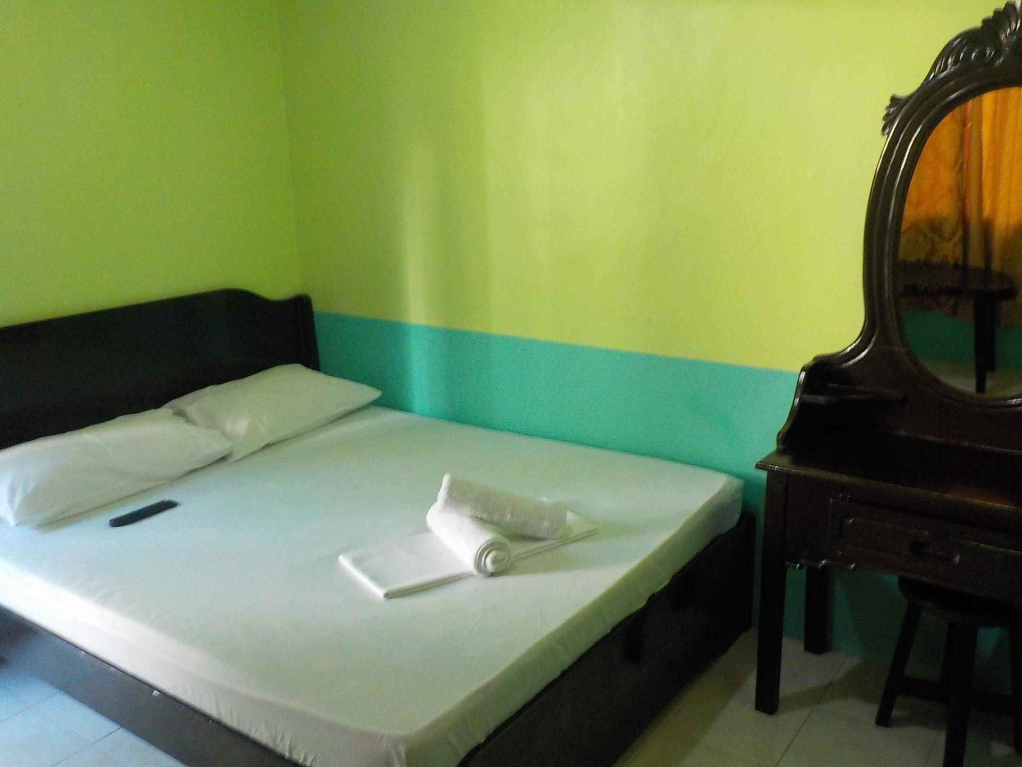 Hotel Ilicitos Boracay Balabag (Boracay)
